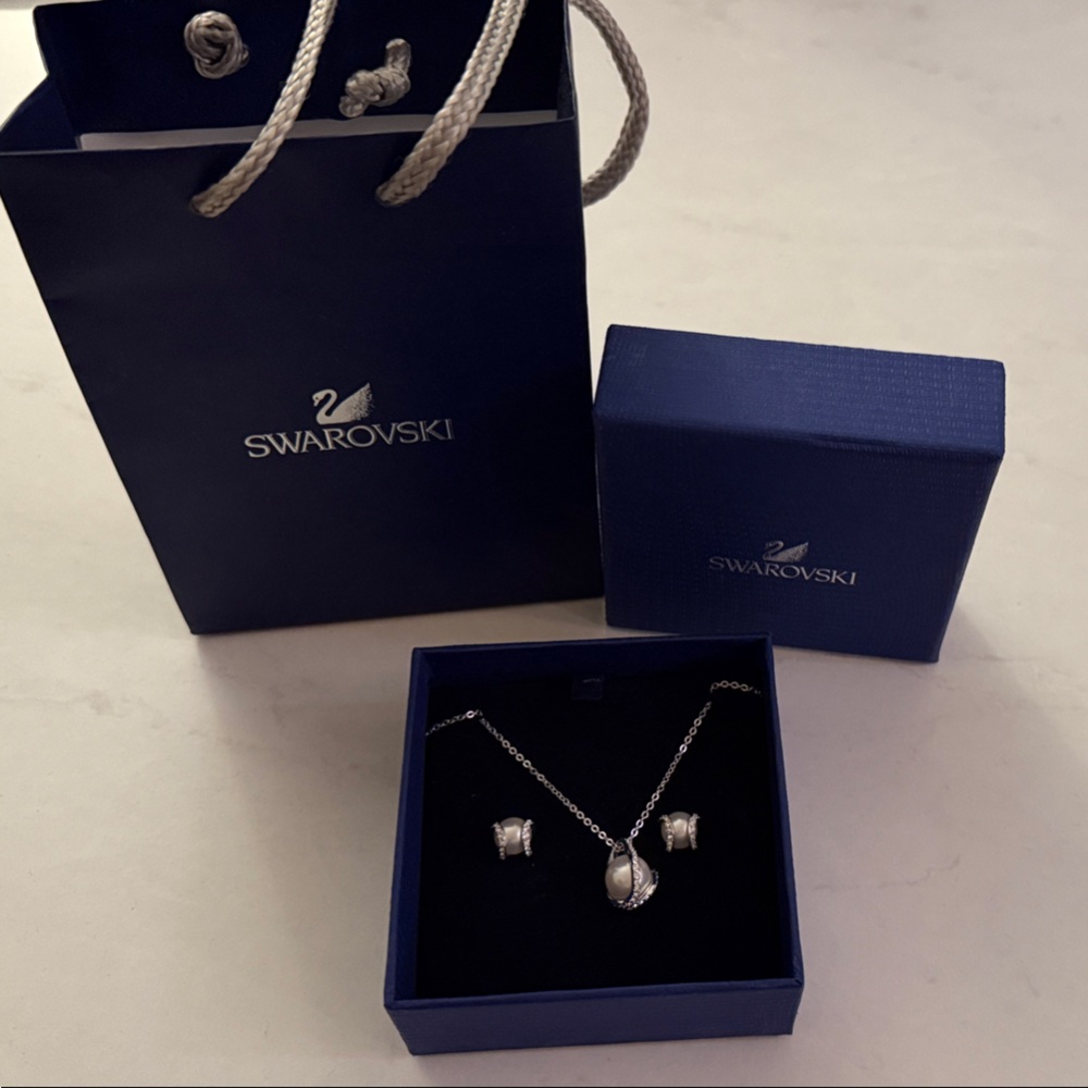 Swarovski Silver and Pearl Necklace and Earring Set